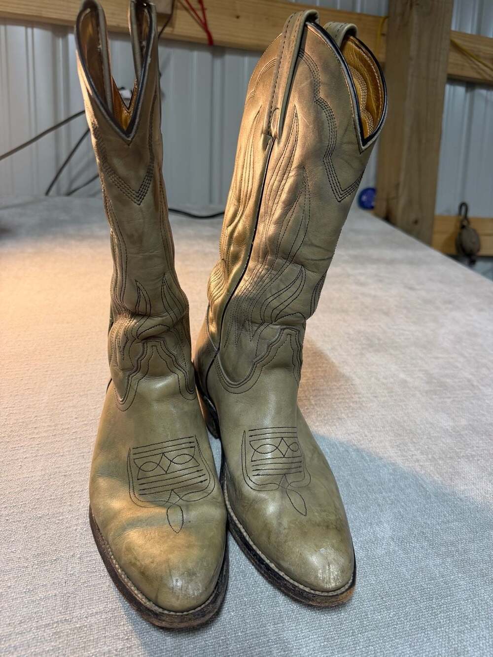 Frye Women's Tan Leather Western Cowboy Boots - Picture 3 of 9